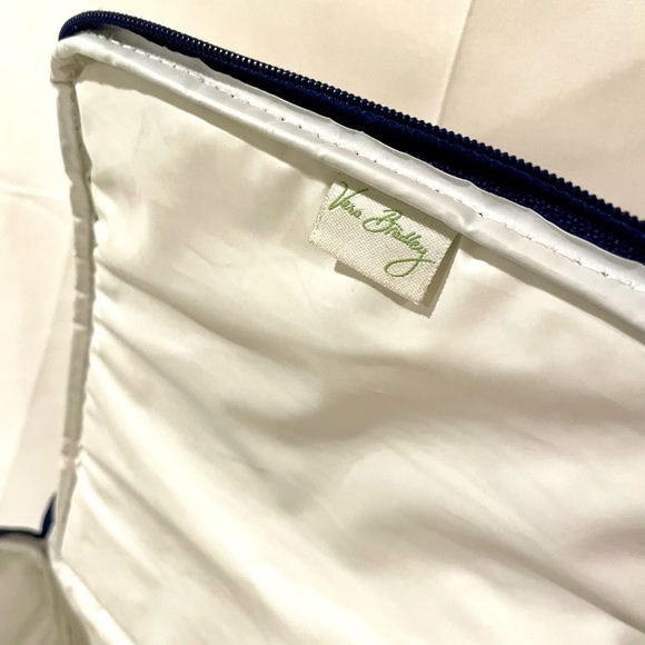 Vera Bradley Stay Cool Insulated Water Resistant Lunch Tote in Blues and white - Picture 8 of 8